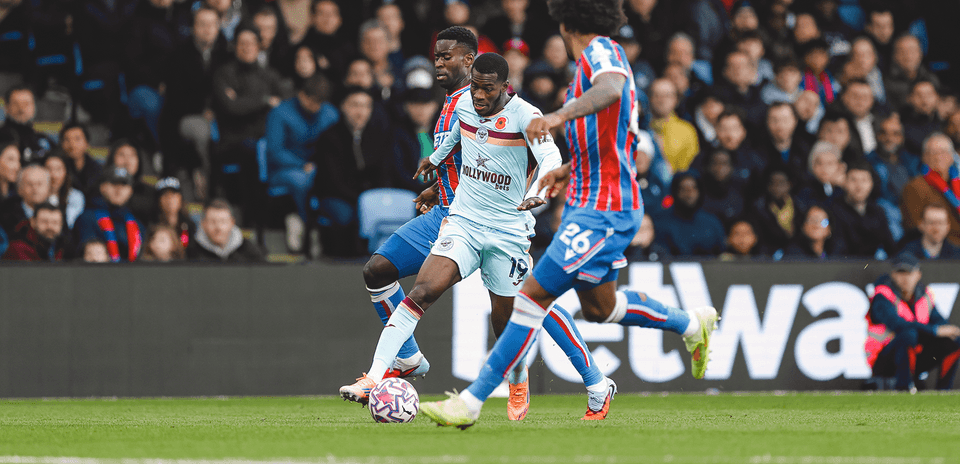 Brentford player in action against Crystal Palace