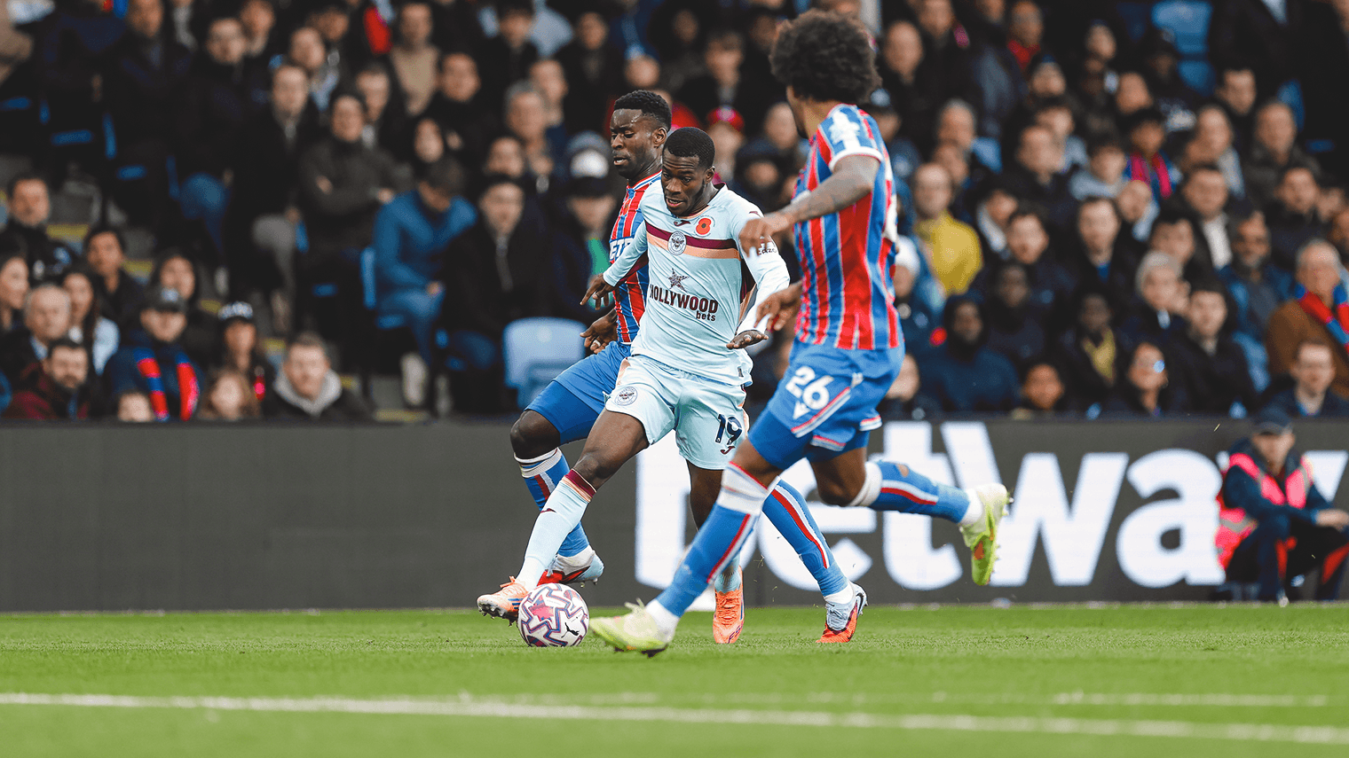 Brentford player in action against Crystal Palace