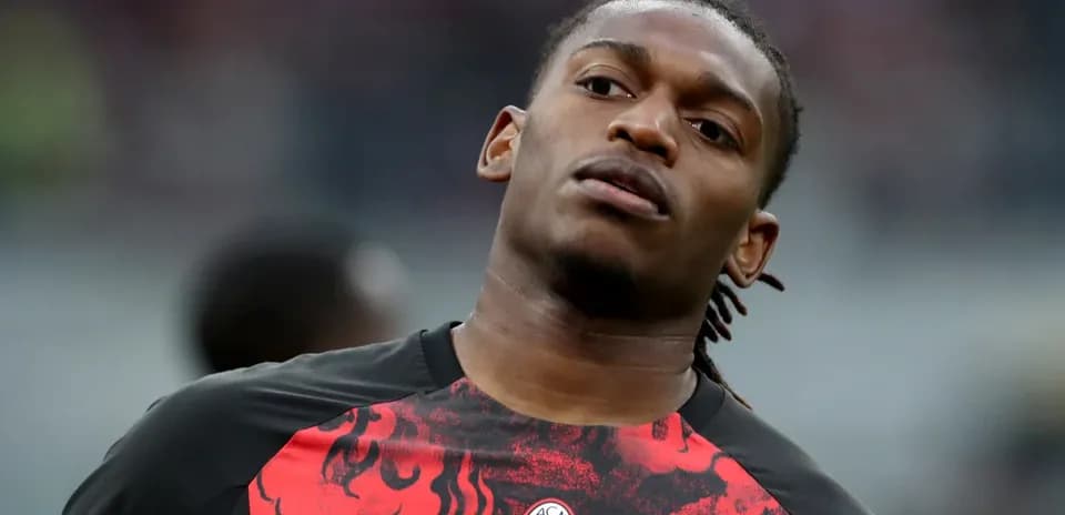 Player warming up in AC Milan training jersey