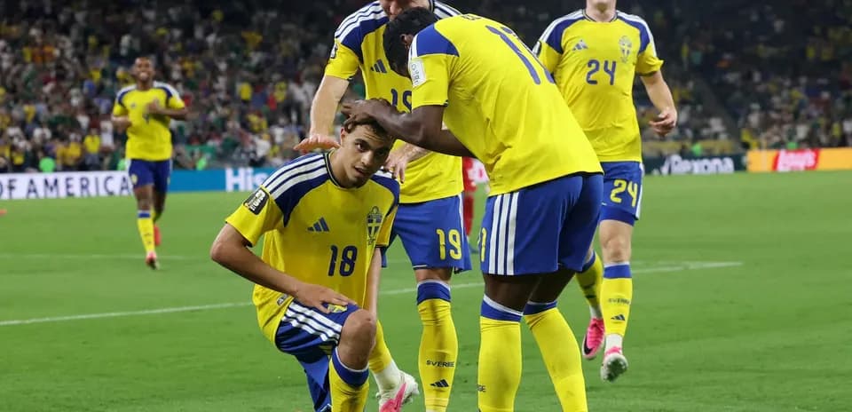 Sweden players celebrating during match