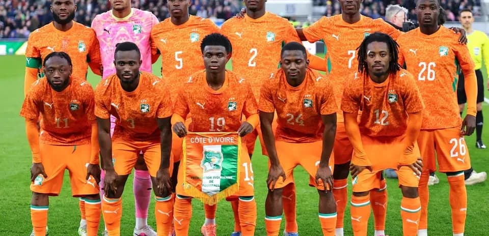 Ivory Coast national team posing for photo