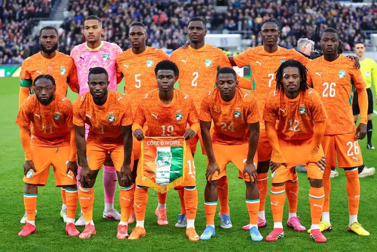 Ivory Coast national team posing for photo