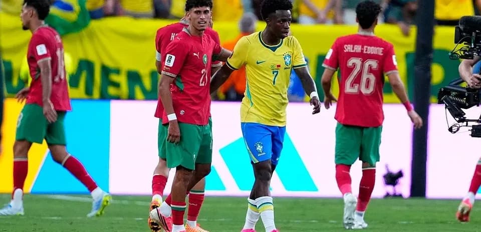 Players from Brazil and Morocco during match