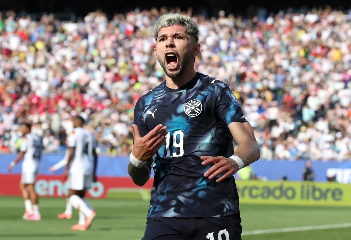 Paraguayan player celebrating during match