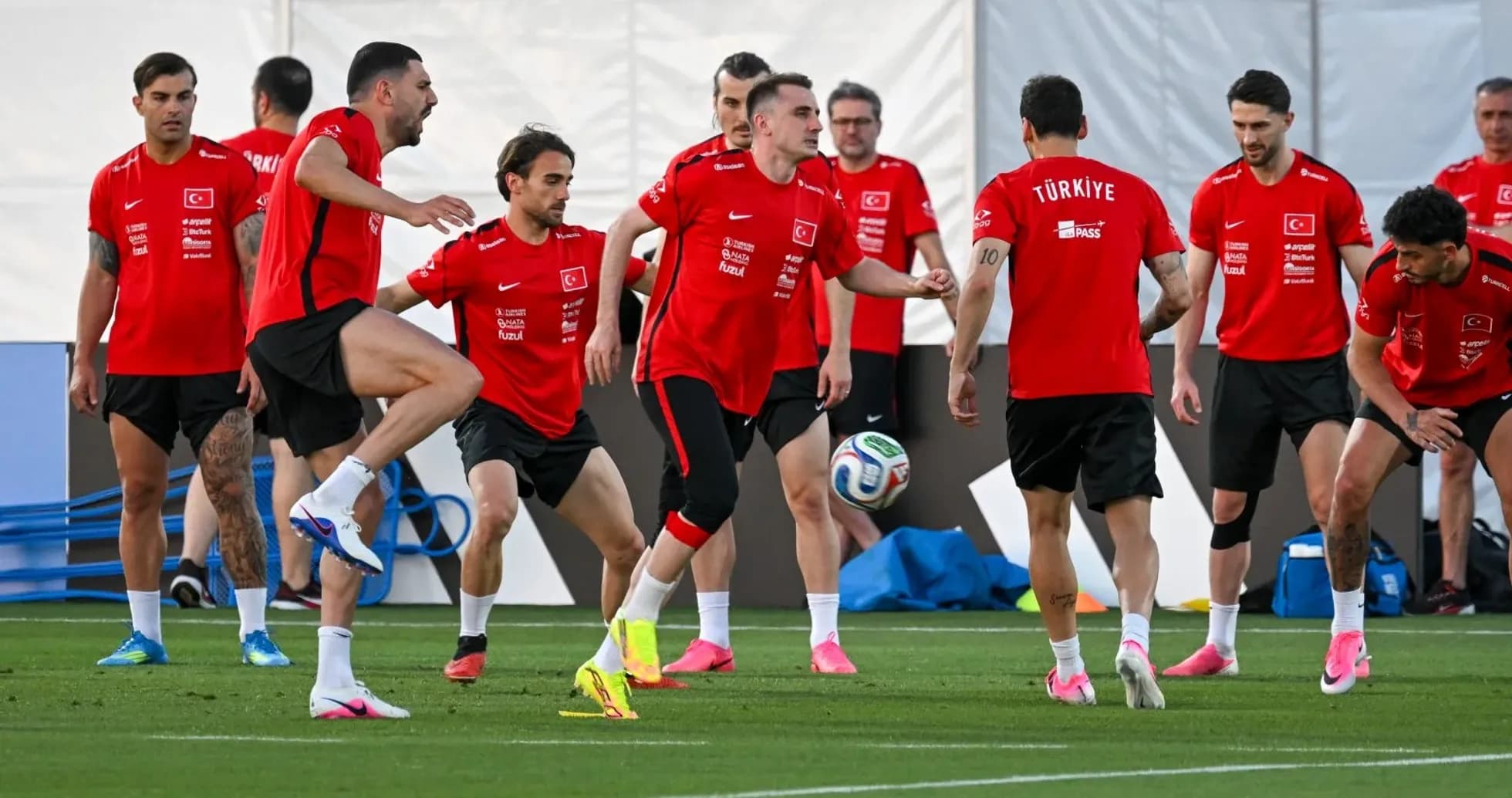 Türkiye players training for World Cup match