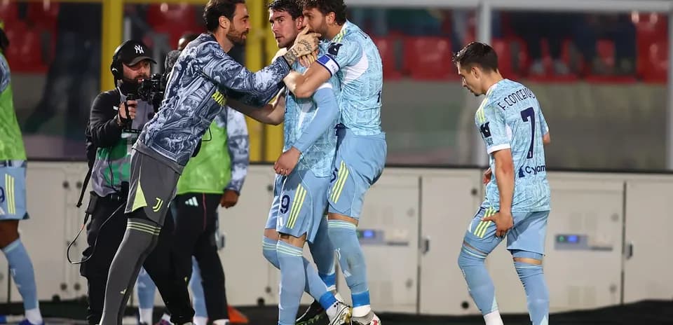 Juventus players celebrating during Serie A match