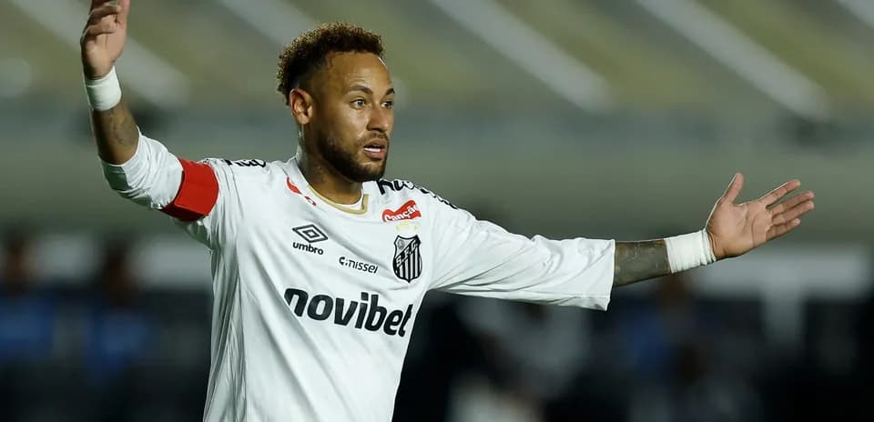 Neymar gesturing during a Santos FC match