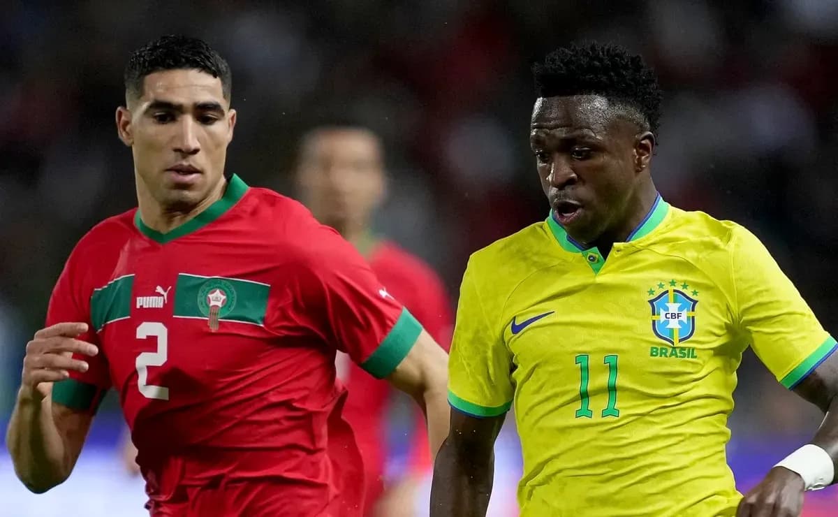 Achraf Hakimi and Vinícius Júnior competing for ball