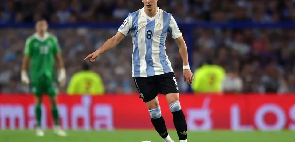 Argentinian player number 6 on the field