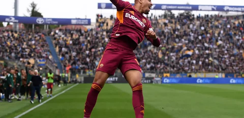 Player celebrating a goal during Parma vs AS Roma