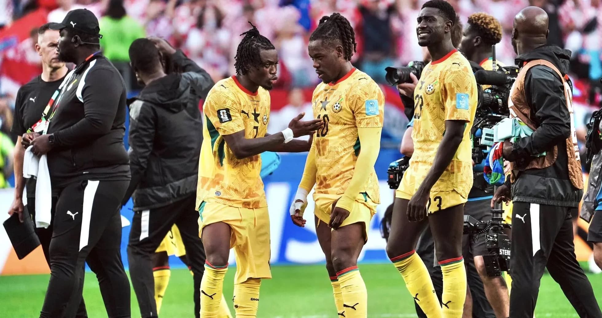 Ghana players discussing during World Cup match
