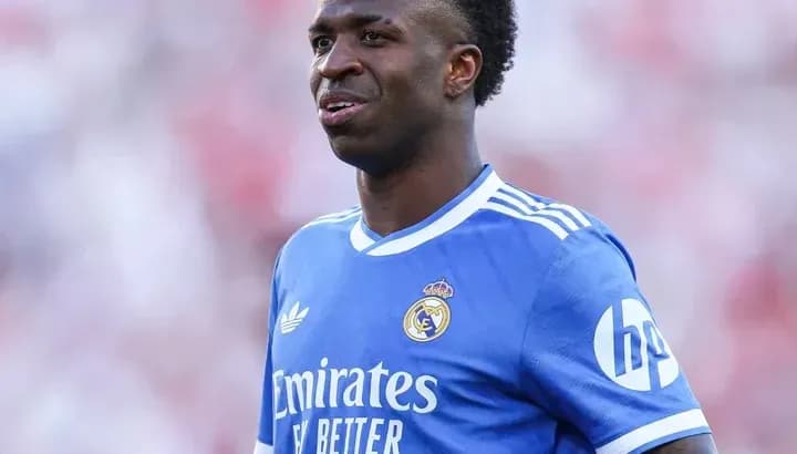 Vinícius Júnior in Real Madrid jersey on field