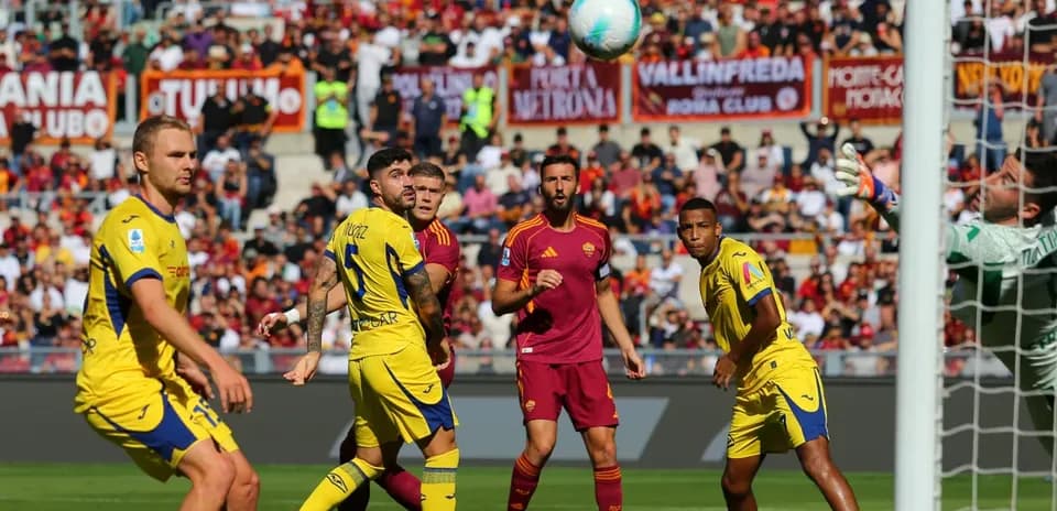 Players reacting to a high ball in match