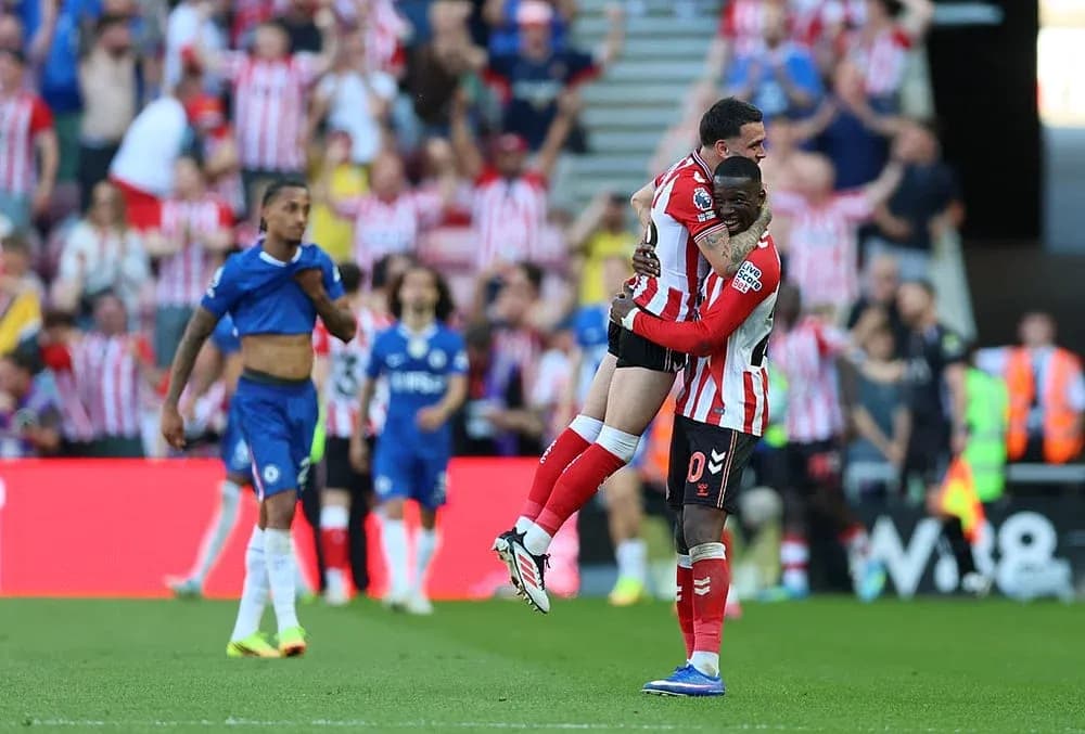 Sunderland players celebrating goal against Chelsea