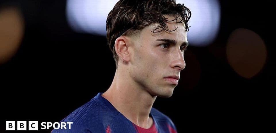 Player in FC Barcelona kit during match