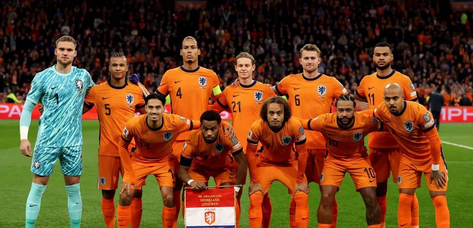 Netherlands national team posing before match
