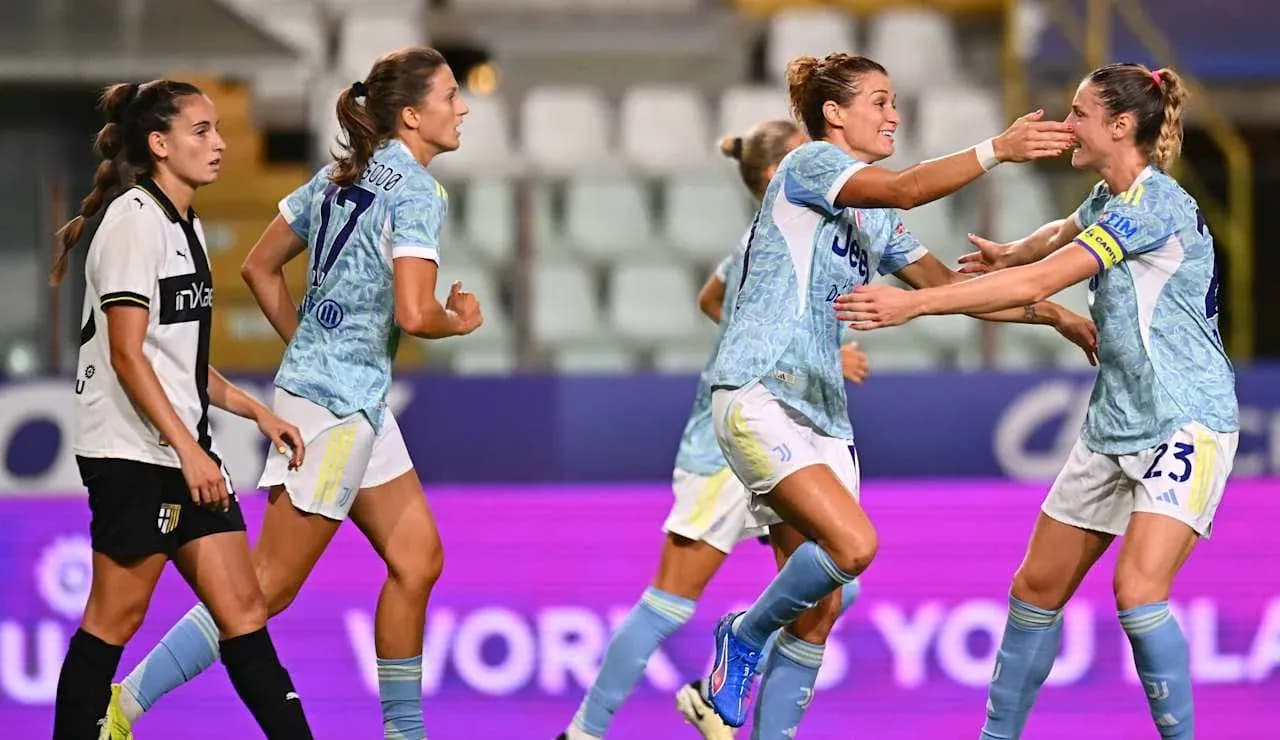 Juventus players celebrating a goal during match
