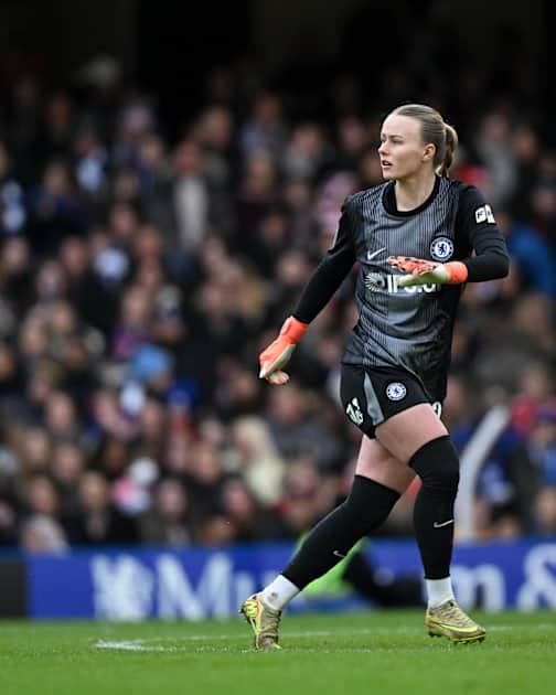 Goalkeeper in action during Chelsea match