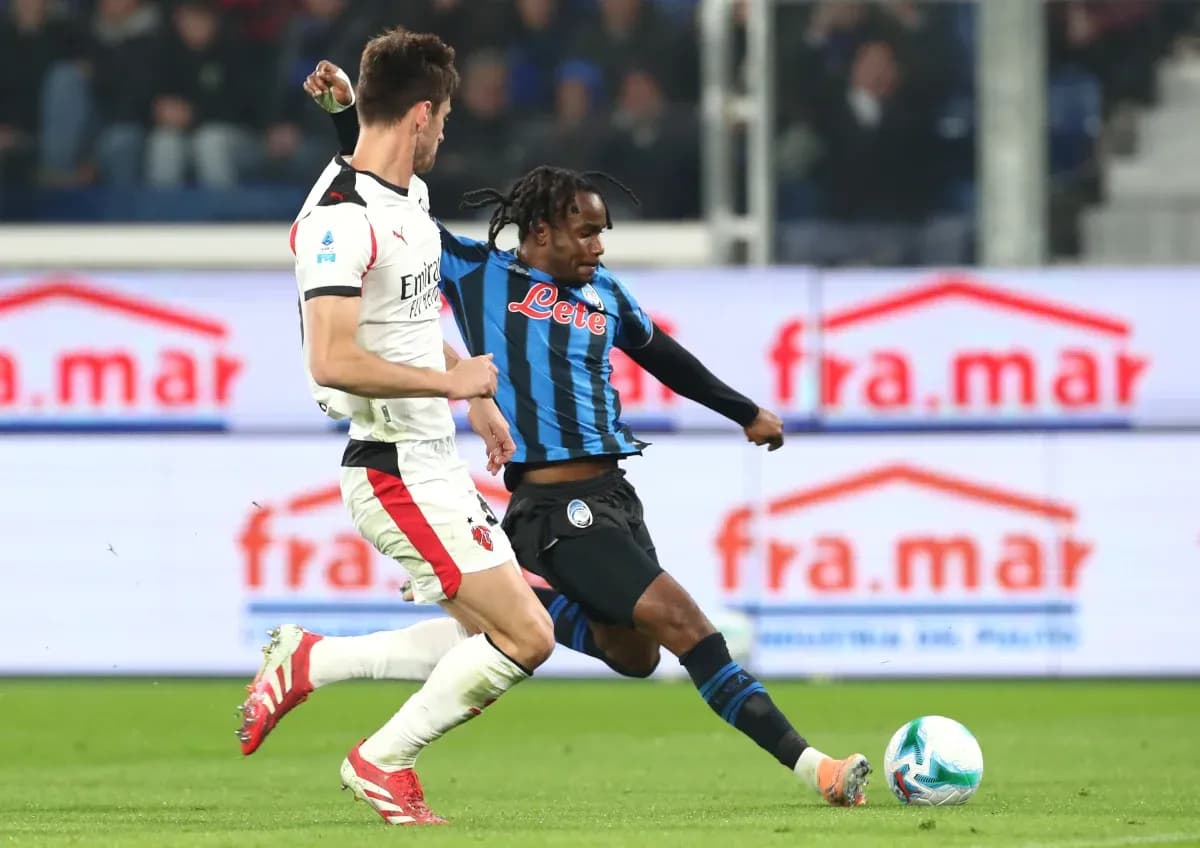 AC Milan player challenges Atalanta opponent