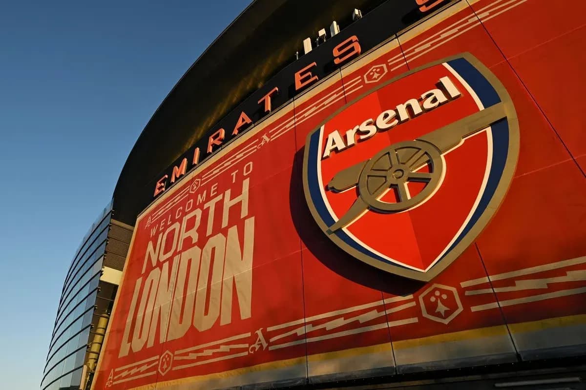 Emirates Stadium with Arsenal logo and welcome sign