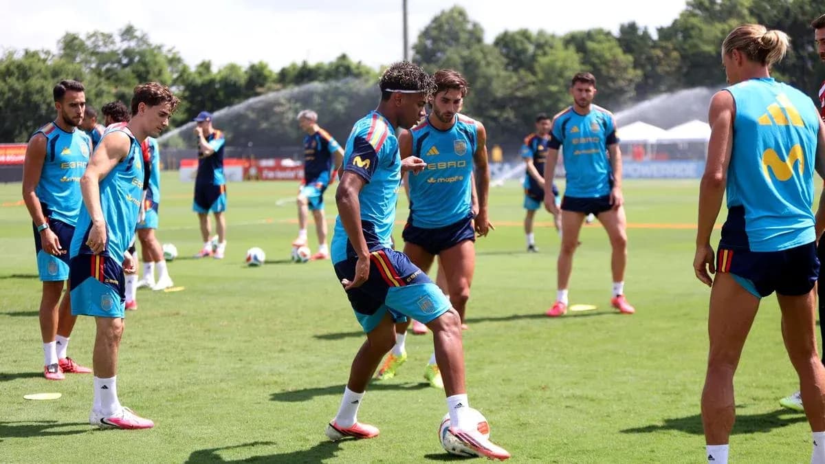 Spain national team players training on field