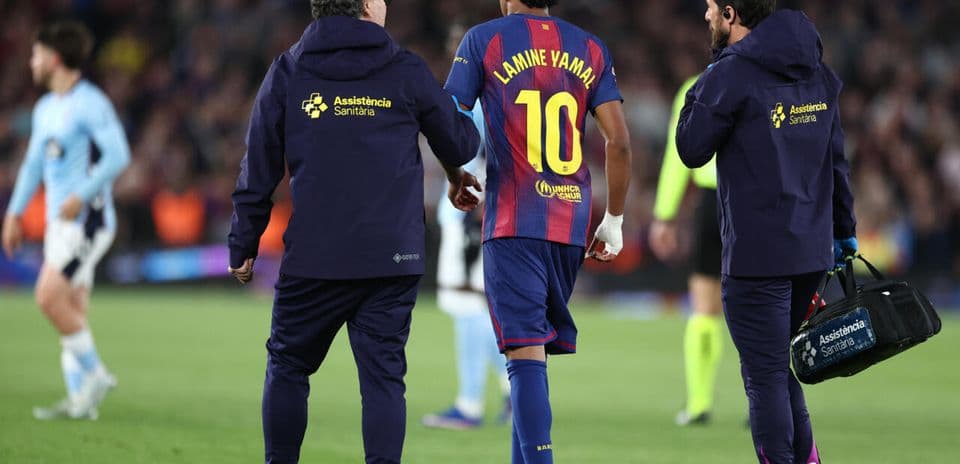 Lamine Yamal receiving medical attention off the field