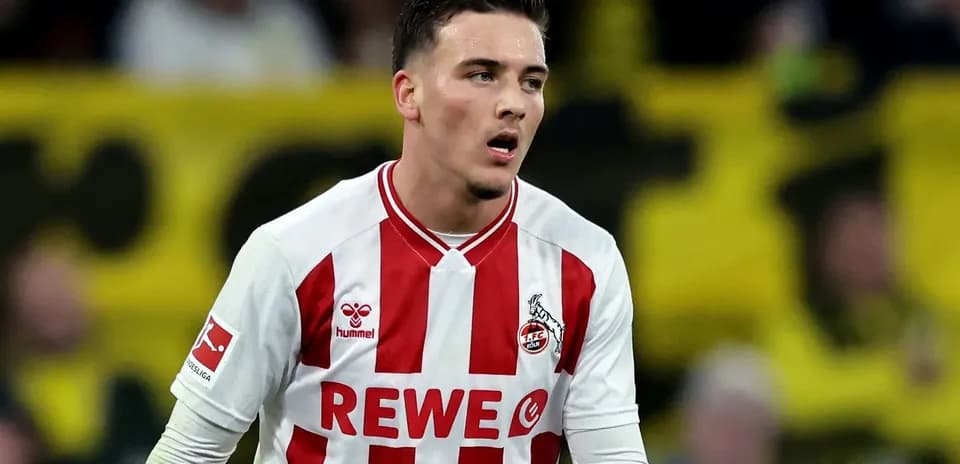 Player in FC Köln kit during match action