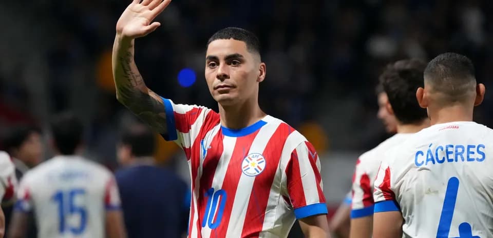 Paraguay player waving during match