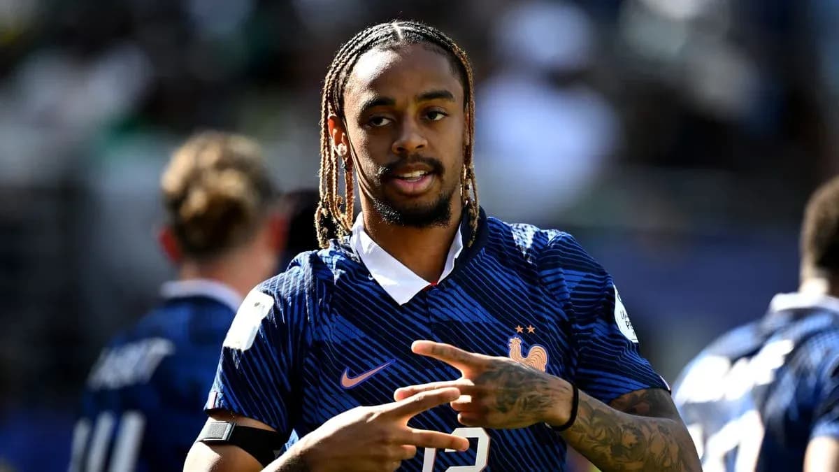 Player in France jersey gestures during warm-up Player in France jersey gestures during warm-up