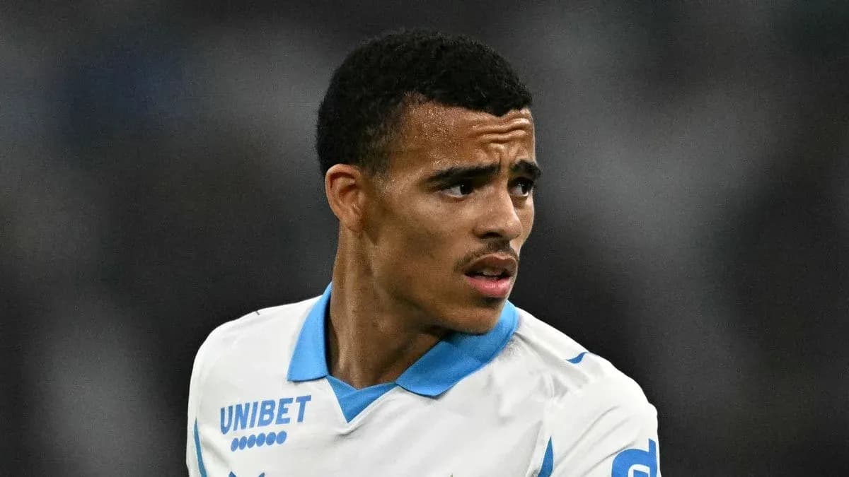 Player wearing white jersey during match action Player wearing white jersey during match action