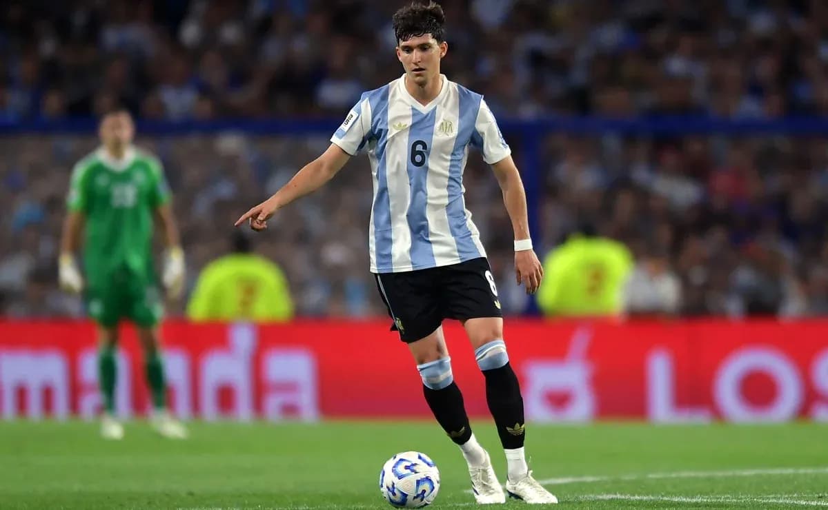 Argentinian player number 6 on the field Argentinian player number 6 on the field