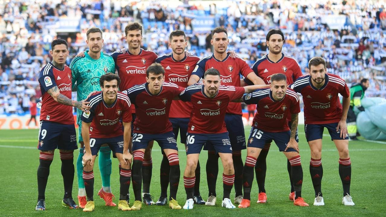 Osasuna team lineup before the match Osasuna team lineup before the match