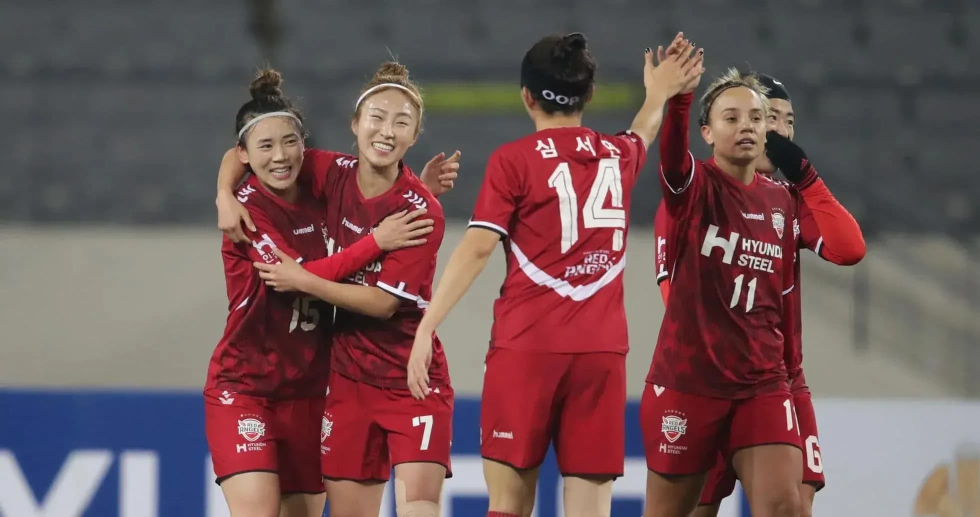 Players celebrating during Gyeongju W match Players celebrating during Gyeongju W match