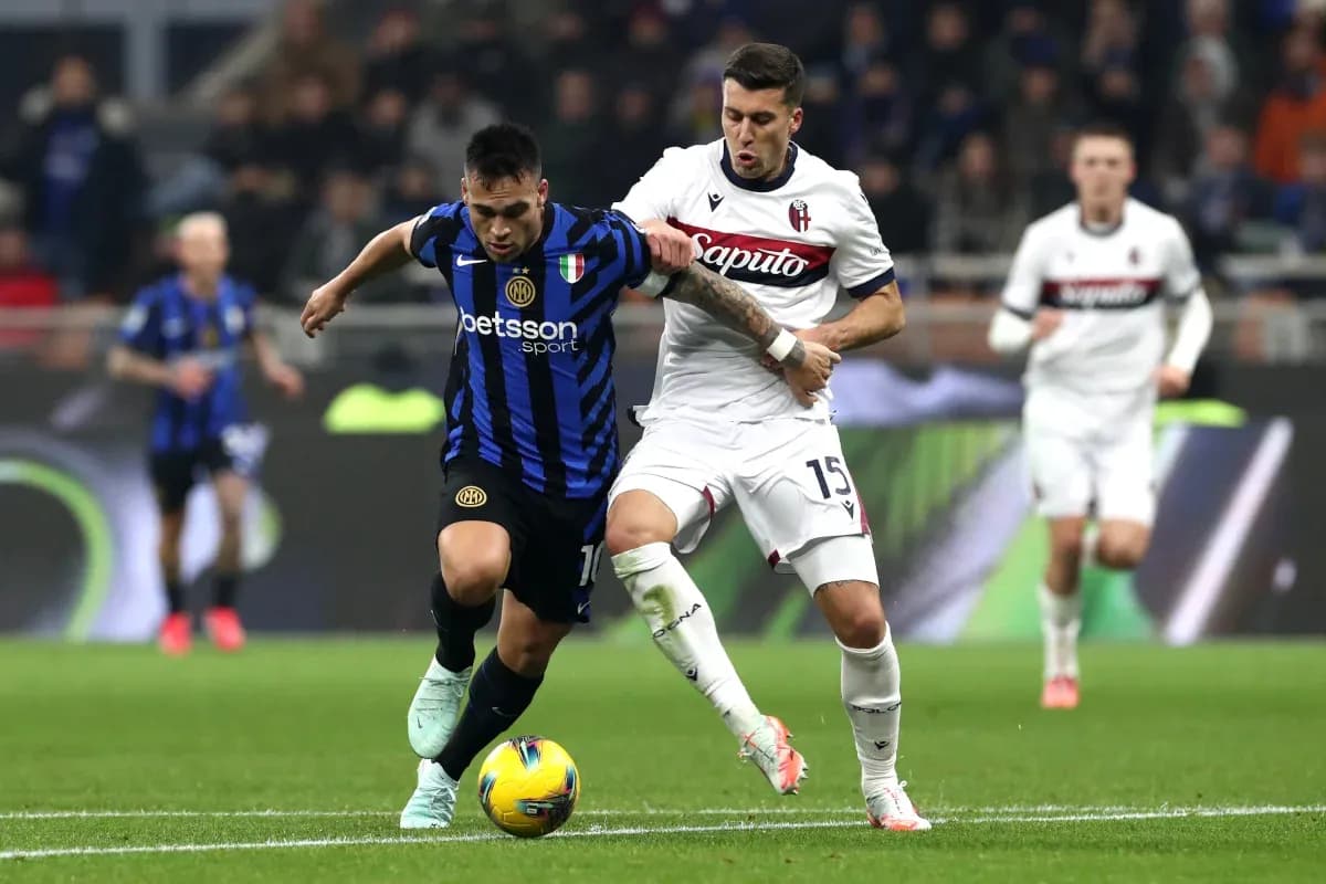 Player challenging for the ball during Bologna vs Inter Player challenging for the ball during Bologna vs Inter